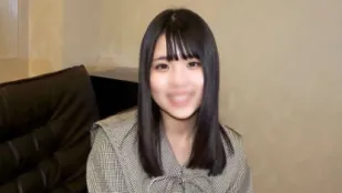 FC2PPV-3601920 在她可愛的小嘴裡射出大量精液