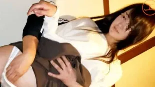 FC2PPV-3187579 苗條高挑美腿人妻