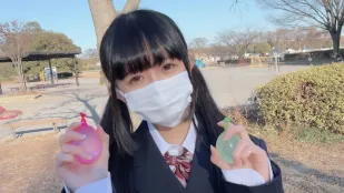 FC2PPV-4327193 她的理性因女孩的可愛褲子和溢出愛液崩壞
