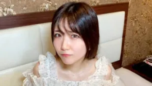 FC2PPV-4756335 與可愛美女重逢