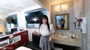 FC2PPV-4540648 偶像臉美女呻吟中出