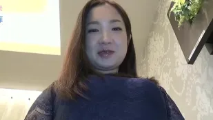 FC2PPV-1025147 同好之人以朋友心態拍攝的自拍第六彈honami