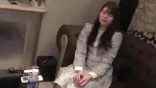 FC2PPV-3254573 擁有美麗粉嫩小穴的女大學生