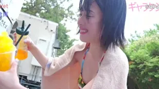 FC2PPV-4676108 夏日海灘友偷歡游泳後酒店狂奔射
