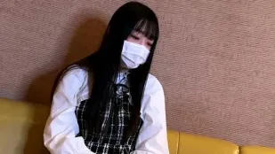FC2PPV-3291044 十九歲學生妹褲模超辣實拍淪陷