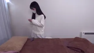 FC2PPV-4688103 黑長髮絲滑美肌極品美女登場