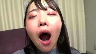 FC2PPV-4940524 杯嫩妹初嘗巨根喉爆六射