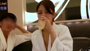 FC2PPV-4935075 爆乳美容生嫩乳交禁不住潮噴