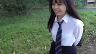 FC2PPV-4065837 危險年齡的清純可愛F杯萌可愛少女