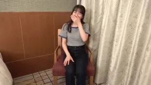 FC2PPV-4106665 教師志望的美白纖細清純美女