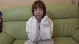 FC2PPV-3928196 一個害羞的女孩