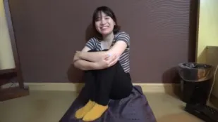 FC2PPV-3288174 一個有著青春容顏的女孩