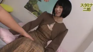 FC2PPV-3452896 擁有堅硬腹肌的女孩