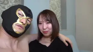 FC2PPV-3334361 她卻被中年男人的大屌狠狠地吸了進去