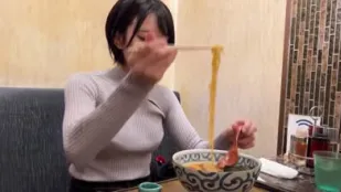 FC2PPV-3249673 可愛的拉麵店員