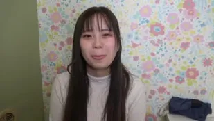FC2PPV-3197011 皮膚白皙形似小動物的女孩