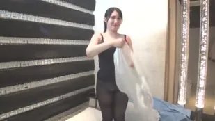 FC2PPV-3186492 百貨店美乳妹被內射