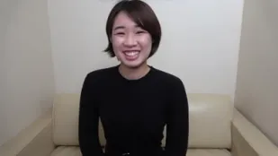 FC2PPV-3156940 當我脫掉這個宅女的衣服時