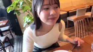 FC2PPV-4759589 身材超纖細小胸美臀的女孩