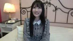 FC2PPV-3178041 乾淨俐落的長黑髮少女