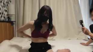 FC2PPV-2659733 努力維持生計的模特兒型女孩