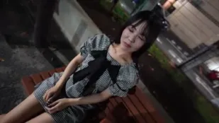 FC2PPV-4774681 大雞巴深深插入她緊緻的陰道