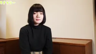 FC2PPV-1822932 擁有娃娃臉的大學生