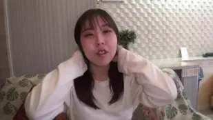 FC2PPV-1860538 美麗的女孩被粗暴地灌精