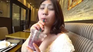 FC2PPV-1118809 窗簾全開被她解開內衣意外事件發生森林中的野營約會偷拍性愛