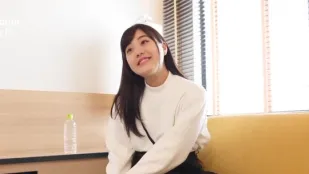 FC2PPV-1101456 就讀於女校的萌萌醬十歲初體驗與老師共度良宵超級喜歡大叔J手指按摩引發大量噴射液絕美的高潮表情和臀部不容錯過令人驚訝的微笑