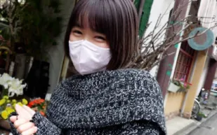 FC2PPV-3297626 可愛甜美的短髮女大學生