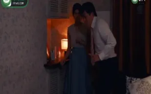 高級娼婦。