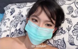 EDmosaic 現役女大生19歲秋刀魚原本綠播突破尺度玩按摩棒