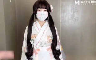 線下cos陪玩白嫩蘿莉遇到變態客戶 QQ糖