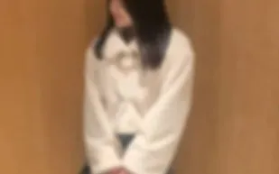 FC2PPV-4661749 害羞可愛的年輕妻子