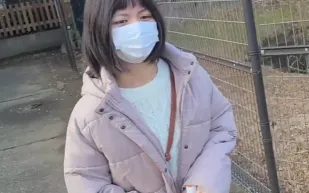 FC2PPV-3174842 毫無戀愛經驗的純真女孩