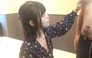 FC2PPV-2287557 黑髮清純少女