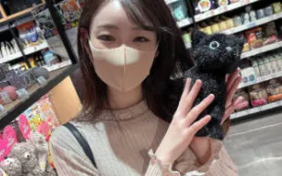 FC2PPV-3172332 看似意志薄弱的貓咪咖啡館女大學生