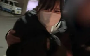 FC2PPV-4619584 她很可愛而且超級敏感