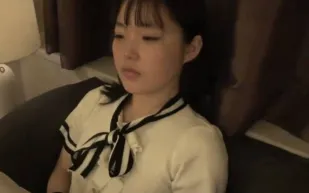 FC2PPV-4738261 鄉下上京無邪氣純真清純小姐