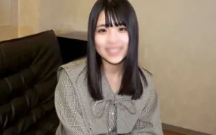FC2PPV-3601920 在她可愛的小嘴裡射出大量精液