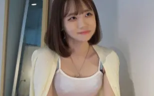 FC2PPV-4647381 如果幫助隔壁的苗條美女的話