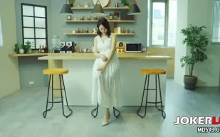 DS-0021 美尻老闆娘黎兒來一杯美式咖啡加淫水 黎兒