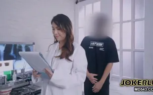 YS-0004 保健室的美女老師用絕佳的口技幫我排毒 季妍希