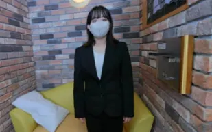 FC2PPV-4813109 看起來很嚴肅的蕩婦直接從工作場所到情侶酒店