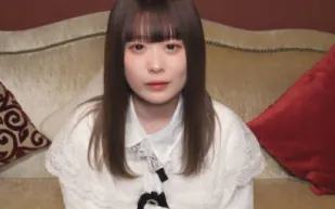 FC2PPV-4779058 溫柔完美的粉紅色陰部被大量中出
