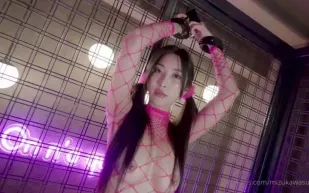 粉色情調美女猛男禁錮女奴白虎情趣內衣射精騷逼挑逗美臀母狗舔逼性交