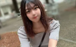 FC2PPV-3979656 一個對男人毫無經驗的女大學生脫掉了內褲