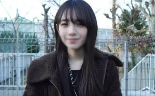 FC2PPV-3183031 車內性愛大陰蒂美少女的陰部被膠帶和振動器張開潮吹