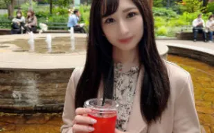 FC2PPV-2972866 外表光鮮亮麗的OL因為關係而被同事們疏遠